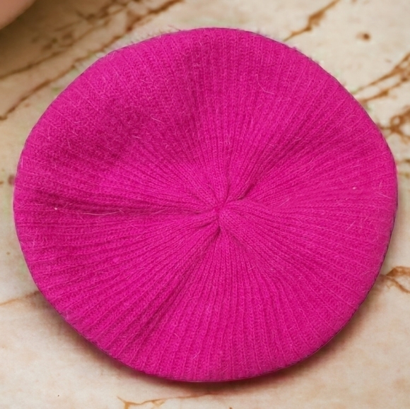 Raspberry Beret - OS - Picture 3 of 6